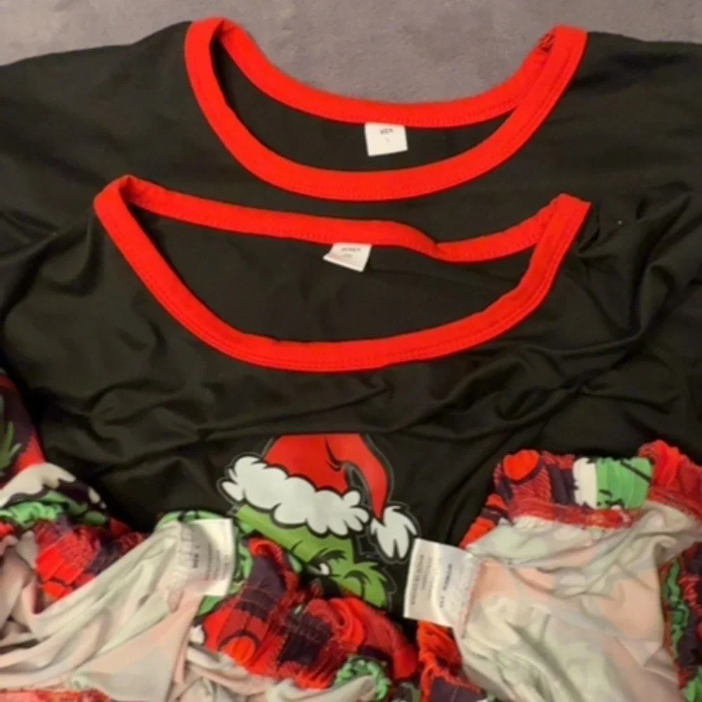 Unknown Pajama Set Women 2XL Black Red The Grinch Graphic Christmas Sleepwear